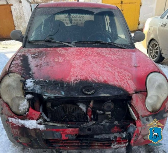 В Чапаевске сотрудники уголовного розыска задержали подозреваемого в повреждении двух автомобилей